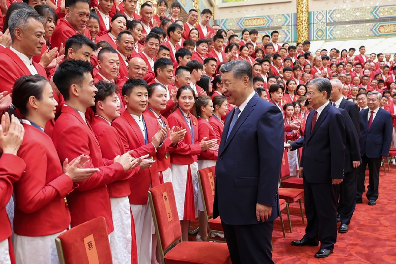 2024年8月20日，習(xí)近平總書記在人民大會(huì)堂接見第33屆夏季奧林匹克運(yùn)動(dòng)會(huì)中國體育代表團(tuán)全體成員。